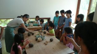 稲村の陶芸セミナーの様子