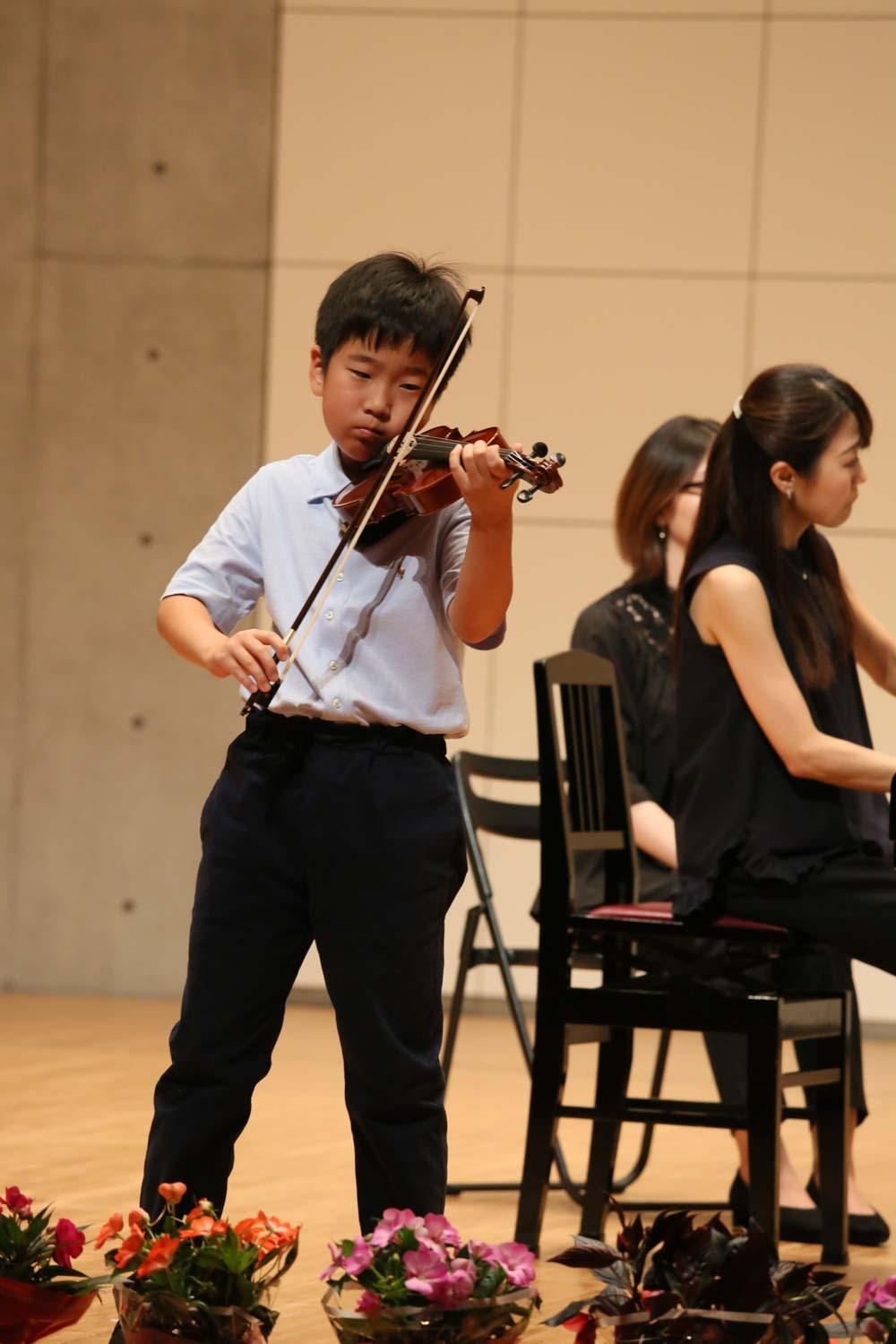 鎌倉アミ音楽教室 ヴァイオリン発表会の様子