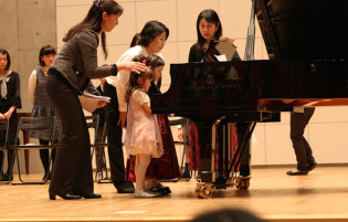 鎌倉アミ音楽教室 研究会の様子1