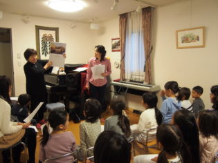 スウェーデンのソプラノ歌手”アミ卒業生”エケネス・真保先生